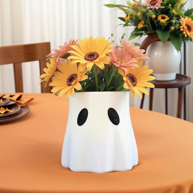 Ghost Bucket Planter, Cute Ghost Design, Plastic, Indoor & Outdoor Decor, Versatile for Plants or Halloween Treats, Durable and Weather-Resistant, Ideal for Spooky Home or Garden Decoration (5.91‘)