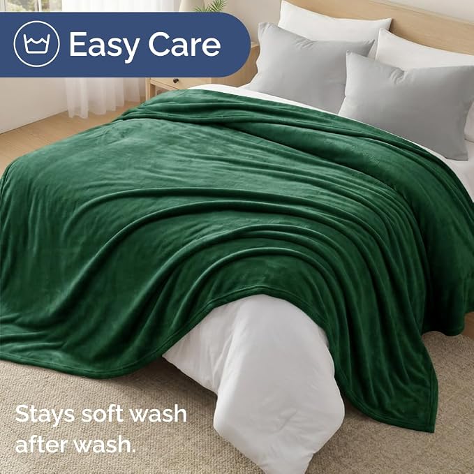 Soft Fleece Twin XL Blanket - College Dorm Room Essentials - Forest Green | Flannel Fleece, Thick, Warm & Breathable, All Season Cozy, Anti-Static, Microplush, Lightweight for Couch, Bed & Dorm Bedding