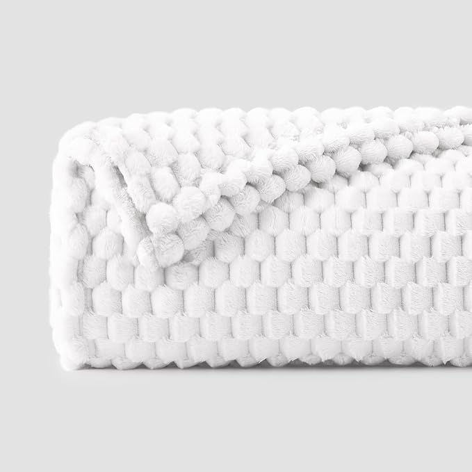 BEDELITE White Twin Blanket for Couch, Soft Cozy Gifts for Women, 60 * 80 | 3D Jacquard Decorative Fleece Blanket, Super Soft Plush Throw, Cute Birthday Gift for Women & Men, Suitable for All Seasons