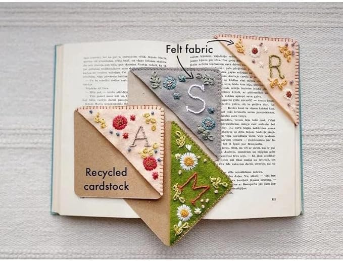 MOTEERLLU Personalized Hand Embroidered Corner Bookmark,Felt Triangle Page Stitched Handmade Bookmark,Unique Cute Flower Letter Embroidery Bookmarks Accessories for Book Lovers(Summer-z)