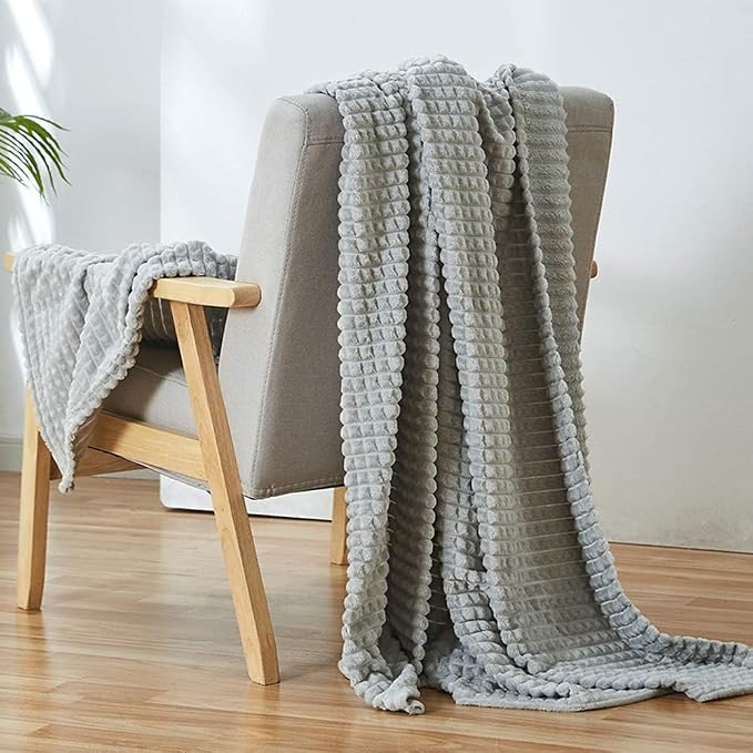 Simple&Opulence Gray Throw Blanket for Couch-Super Soft Fluffy Blankets for Women 50x70 Inches Cozy Lightweight Fleece Blanket for Home Decor