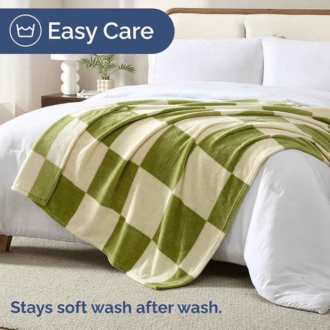 Ultra Soft Fleece Blanket - Flannel Fleece Luxury Blanket - Lightweight for Couch Bed Chair - Thick, Warm and Breathable - All Season Cozy Fuzzy, Anti-Static Microplush Bedding, Queen, Design 324