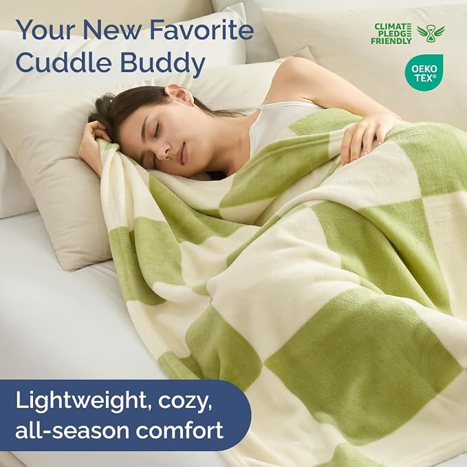 Ultra Soft Fleece Blanket - Flannel Fleece Luxury Blanket - Lightweight for Couch Bed Chair - Thick, Warm and Breathable - All Season Cozy Fuzzy, Anti-Static Microplush Bedding, Queen, Design 324