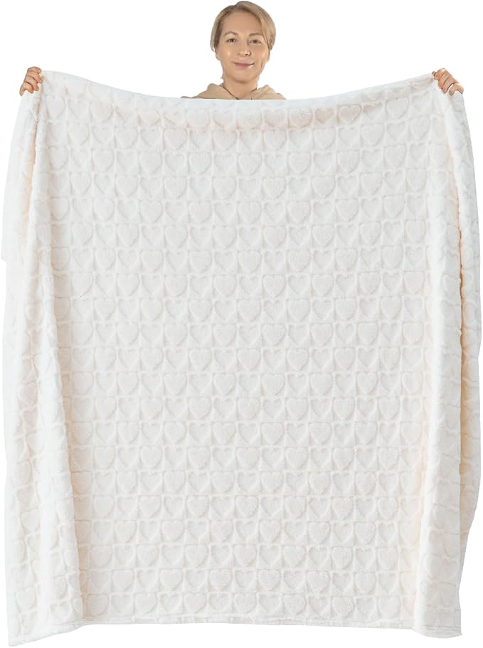 NEWCOSPLAY 3D Heart Checkered Flannel Throw Blanket, Off White, 50"x70" | Super Soft Cute Lightweight Decorative Premium Silky Fleece Blanket for Couch Sofa Bed, Gift for Women Men, All Season Use