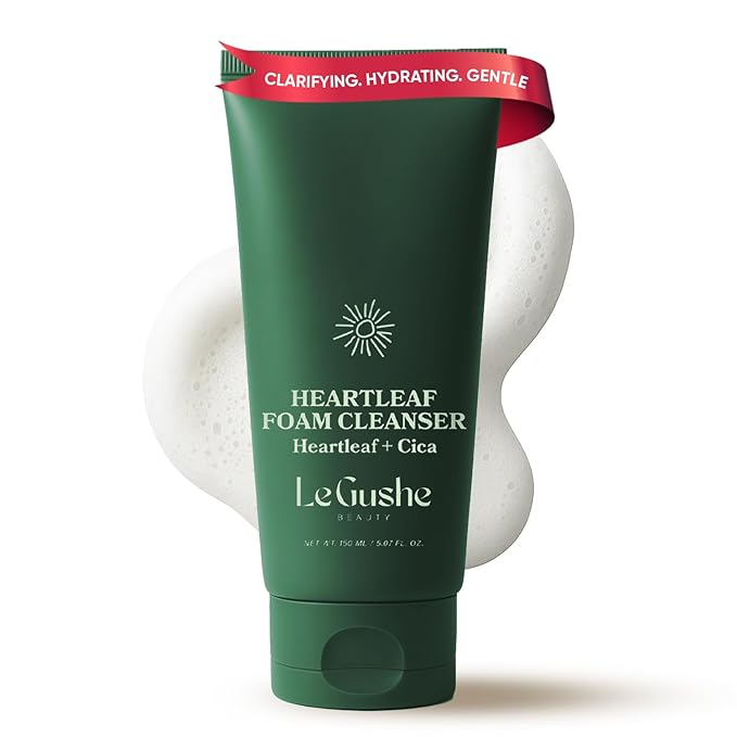 LE GUSHE Heartleaf Foam Face Wash - Gentle Facial Cleanser for Deep Cleansing - With Cica & Hyaluronic Acid - Soothing Face Wash for Women - Inspired by Korean Skin Care (150 ml/5.07 fl oz)
