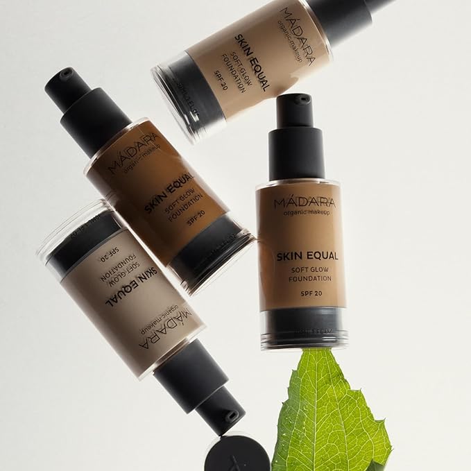 MADARA Liquid Foundation Face Makeup – Skin Equal Soft Glow Mineral Foundation SPF15 PORCELAIN IVORY 10-30 ml, Hyaluronic Acid, Buildable Medium Coverage, Dewy Finish, Vegan, COSMOS natural certified