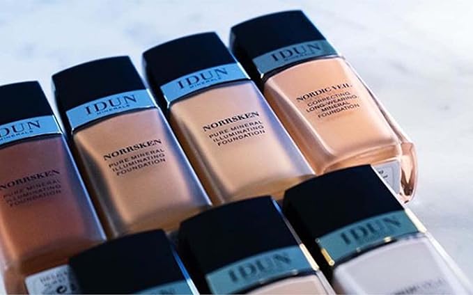 IDUN Minerals Liquid Norrsken Foundation - Silky Smooth Coverage - Luminous, Dewy Finish for Dry and Dull Skin - Water Resistant and Vegan Makeup - 220 Runa - Neutral Olive Beige - 1.01 oz