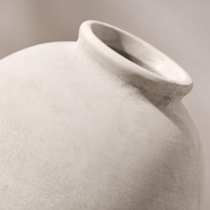 PORCER Ceramic Flower Vase, 6.22 Inch Rustic Farmhouse Vase Home Decor, Handcrafted Vintage Pottery Vase, Small Terracotta Vases for Living Room, Table, Shelf, Fireplace, Off-White