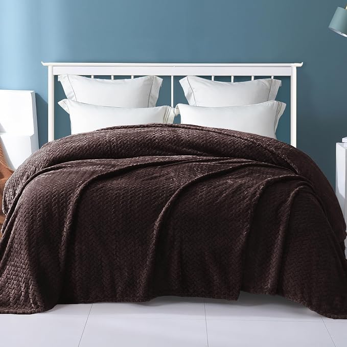 Exclusivo Mezcla Soft Fleece Bed Blanket King Size, 90”x104”, Coffee | Cozy Fluffy Lightweight Blankets for Summer, Decorative Plush Flannel Throws for Living room, Bedroom with Leaves Pattern
