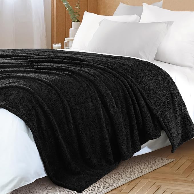 Exclusivo Mezcla Fleece Bed Blankets Queen Size for Bed, 90" x 90" | Super Soft and Cozy Fluffy Blanket for Women, Lightweight and Fuzzy Bedding for Bedroom , All Season, Black