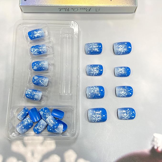Christmas Snowflake Press on Nails Short Square Xmas False Nails Blue White Gradient Acrylic Glue on Nails Glossy Winter Christmas Fake Nails for Women Girls