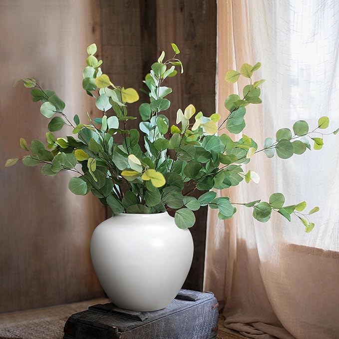 GeLive Short Round White Ceramic Vase Table Centerpiece Moon Jar Jingdezhen Handmade Pottery Vase Glossy Finish Planter Pot Waterproof for Fresh Dried Flower Home Decor Kitchen Utensil Holder