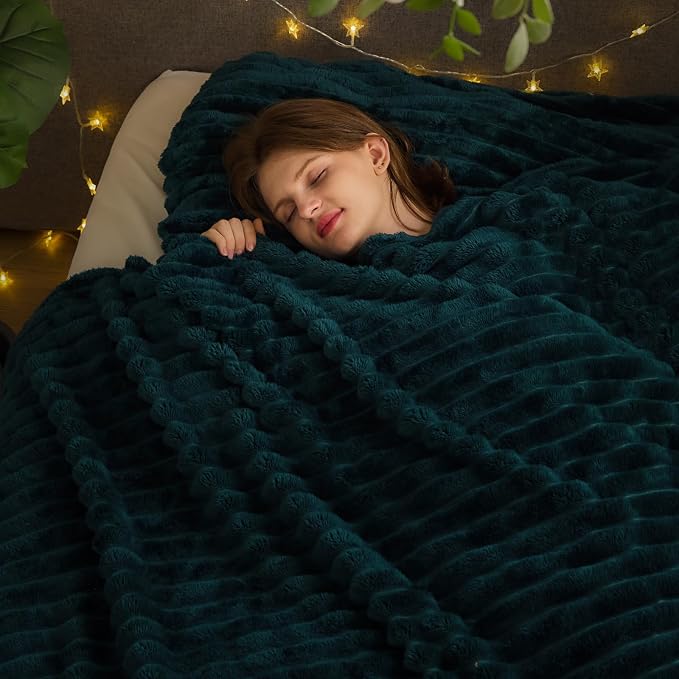 NEWCOSPLAY Fleece Ribbed Cozy King Blanket for Couch, Dark Teal, 90"x110" | Premium Silky Flannel Blanket, Soft Lightweight Fluffy Throw Blanket for Bed Sofa Decor, Gift for All Season Use