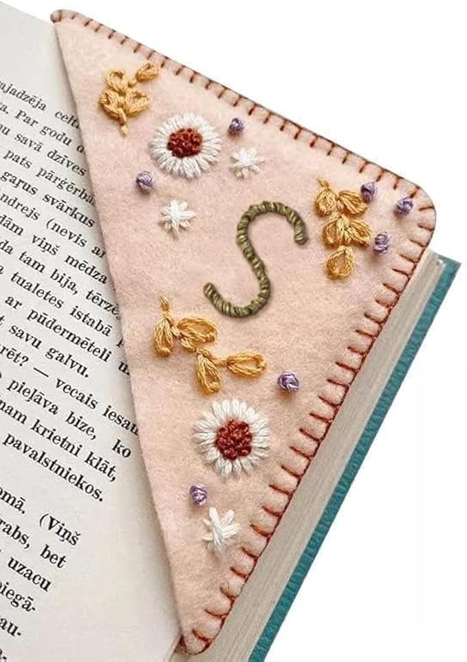 MOTEERLLU Personalized Hand Embroidered Corner Bookmark,Felt Triangle Page Stitched Handmade Bookmark,Unique Cute Flower Letter Embroidery Bookmarks Accessories for Book Lovers(Spring-s)
