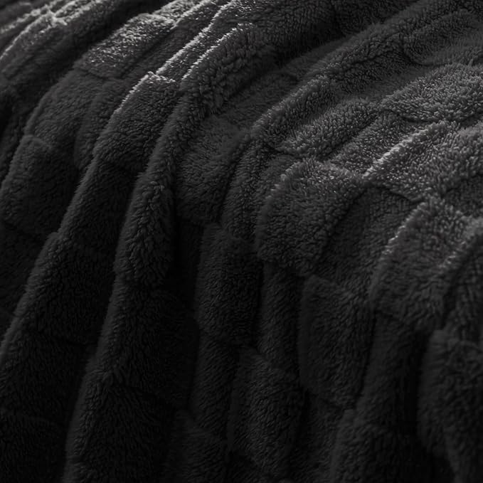 Exclusivo Mezcla 3D Checkered Fleece Twin Blanket for Bed, Black | Super Soft and Cozy Fluffy Bed Blanket, Cute Fuzzy Blanket for Teens Back to School, Dorm Essentials, All Season, 60"x80"