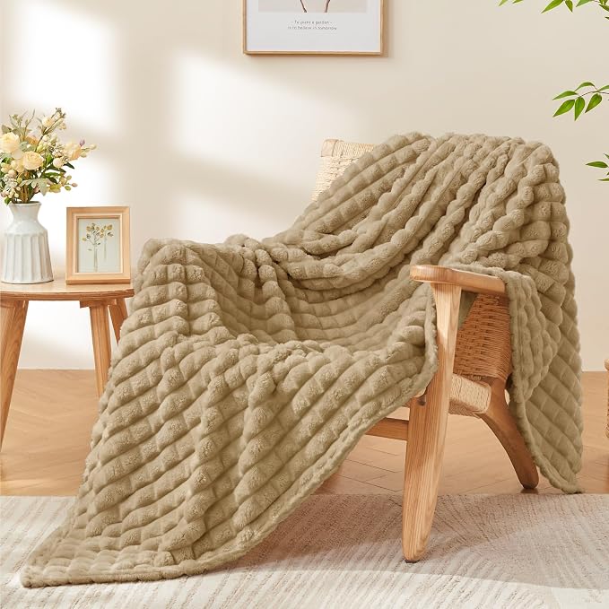 BEDELITE 3D Checked Camel Fleece Twin Throw Blanket for Bed, 60x80 Inch | Soft Warm Fuzzy Fluffy Blanket for Couch Sofa, Lightweight Plush Cozy Throws for Home Room Decor, Gift for Women, All Season