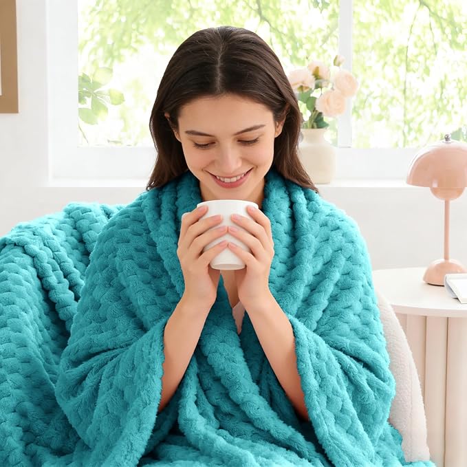 BEDELITE Teal Throw Blanket for Couch, Soft Cozy Gifts for Women, 50 * 60 | 3D Jacquard Decorative Fleece Blanket, Super Soft Plush Throws, Cute Birthday Gift for Women & Men, Suitable for All Seasons