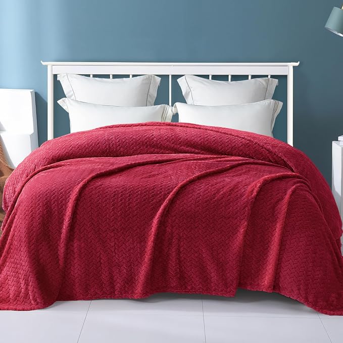 Exclusivo Mezcla Soft Fleece Bed Blanket King Size, 90”x104”, Deep Red | Cozy Fluffy Lightweight Blankets for Summer, Decorative Plush Flannel Throws for Living room, Bedroom with Leaves Pattern