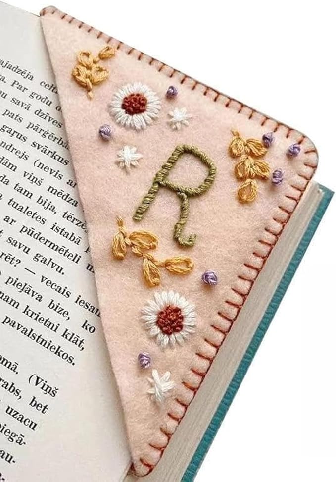 MOTEERLLU Personalized Hand Embroidered Corner Bookmark,Felt Triangle Page Stitched Handmade Bookmark,Unique Cute Flower Letter Embroidery Bookmarks Accessories for Book Lovers(Spring-r)