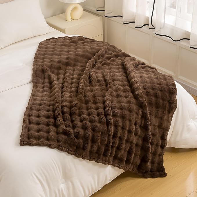 YUSOKI 3D Fleece Bubble Throw Blanket,Brown, 50"x60" | Ultra Soft, Non-Shedding, Lightweight for All Season Use, stays fluffy after repeated washes, Perfect Gifts, Machine Washable