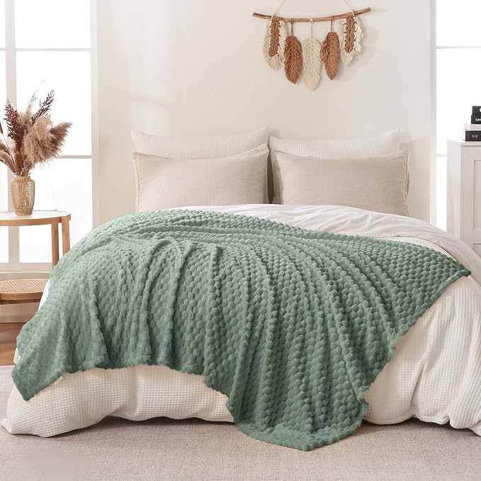 Bnuitland Flannel Throw Blanket, 300 GSM Fleece Cozy Warm Soft Home Decor Lightweight Bed Sofa Blanket for Adults, Suitable for All Seasons(Sage Green,50X71 inches with Pillow Cover)
