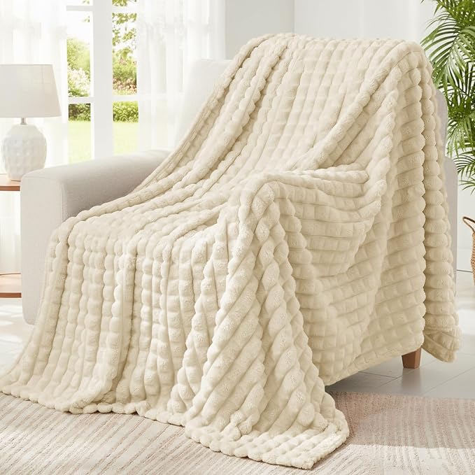 BEDELITE 3D Checked Beige Fleece Throw Blanket for Couch, 50x60 Inches | Soft Warm Fuzzy Fluffy Blanket for Bed Sofa, Lightweight Plush Cozy Blankets for Home Room Decor, Gift for Women, All Season