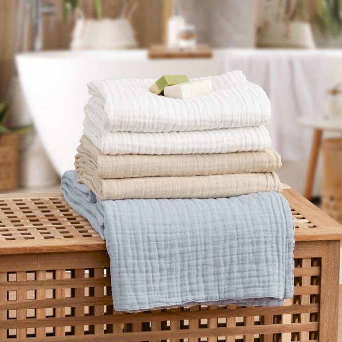 Love's cabin 100% Cotton Muslin Blanket, 6 Layer Lightweight Breathable Gauze King Size Blanket 108 x 90 Inches, Soft Summer Blanket for Bed, White