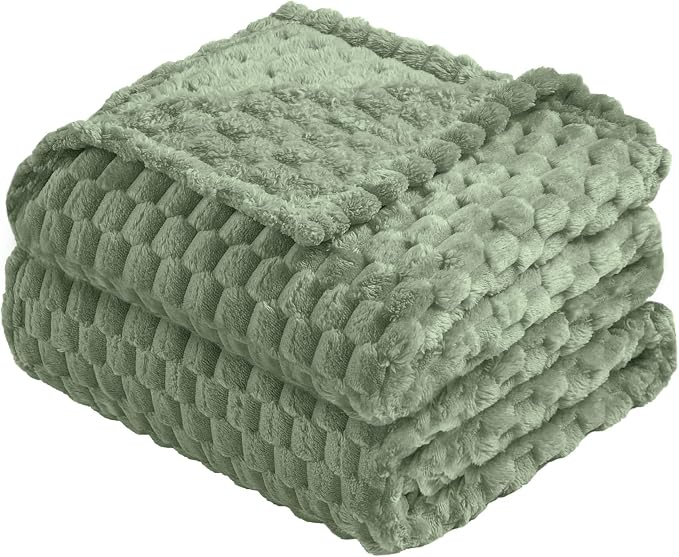 Vessia Flannel Fleece Twin Size Blanket(60x80 inch), 3D Jacquard Sage Green Fuzzy and Warm Blanket for Couch,Sofa, 300GSM Super Soft Touch Cozy Lightweight Bed Home Decor for All-Season