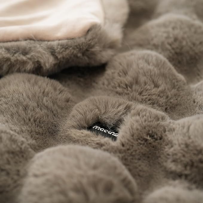 Super Comfort Oversized Warm Thick Bubble Luxury Plush Rabbit Faux Fur Throw Blanket, Fluffy Blanket,Soft Cozy Blanket for Couch Chair Bed Sofa Living Room (Grey, 75inX90in)