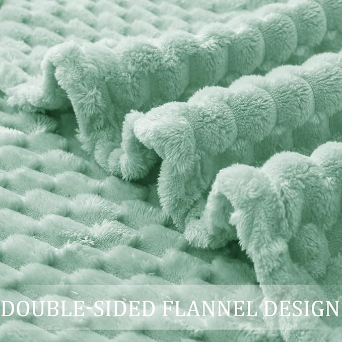 Exclusivo Mezcla 3D Fleece King Size Blanket for Bed, Sage Green | Extra Soft Fuzzy Plush Lightweight Bed Blankets, Cozy Fluffy Decorative Blankets for All Seasons, 90x104 Inches