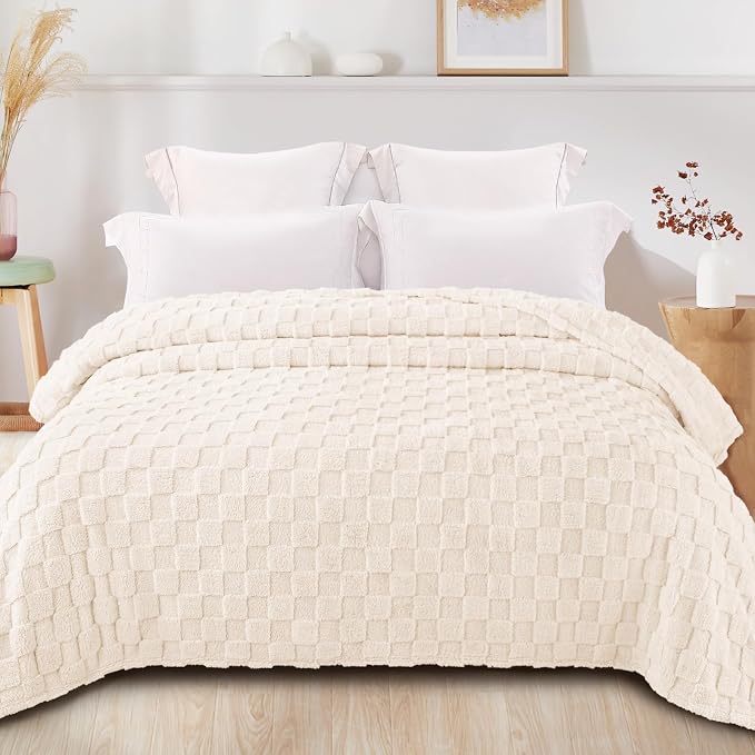 Exclusivo Mezcla 3D Checkered Fleece King Blanket for Bed, Ivory | Super Soft and Cozy Fluffy Blanket, Lightweigh and Breathable Blanket for Living Room, Bedroom, Decor, All Season, 104"x90"