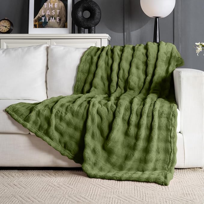 Faux Fur Bed Blankets Queen Size Green, Soft Fluffy Bubble Blanket for Couch Sofa, Thick Warm Plush Fuzzy Rabbit Fur Large Blanket for All Season Use, 90"X 90"