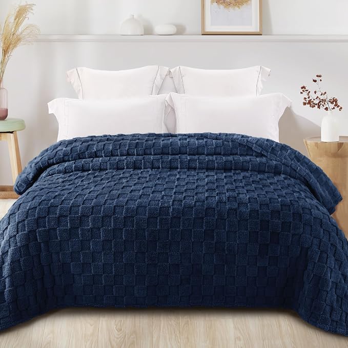 Exclusivo Mezcla 3D Checkered Fleece Twin Blanket for Bed, Navy Blue | Super Soft and Cozy Fluffy Bed Blanket, Cute Fuzzy Blanket for Teens Back to School, Dorm Essentials, All Season, 60"x80"
