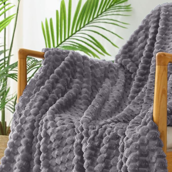 Exclusivo Mezcla 3D Fleece California King Blanket for Bed, Grey | Oversized Soft Fuzzy Plush Lightweight Bed Blankets, Cozy Fluffy Decorative Blankets for All Seasons, 120x120 Inches
