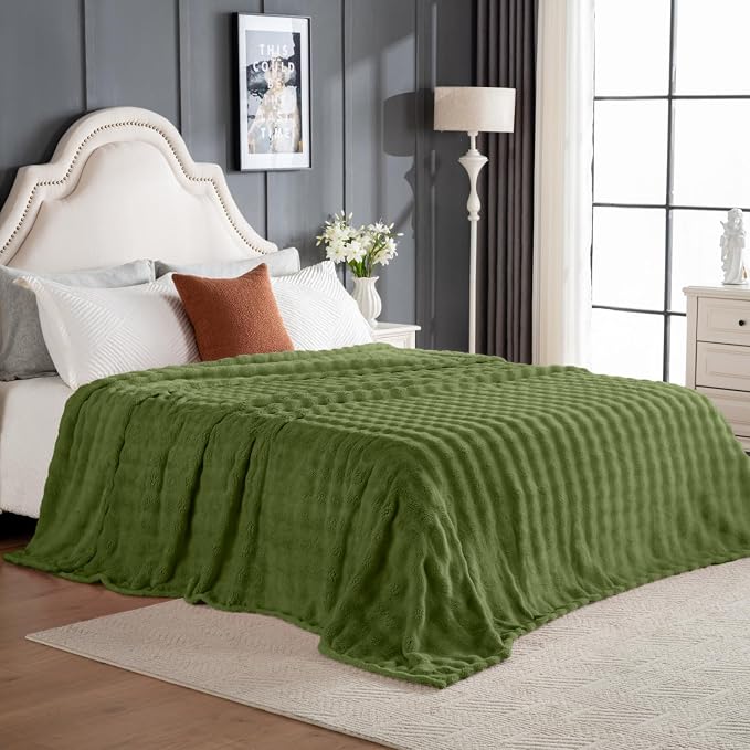 Faux Fur Bed Blankets Queen Size Green, Soft Fluffy Bubble Blanket for Couch Sofa, Thick Warm Plush Fuzzy Rabbit Fur Large Blanket for All Season Use, 90"X 90"