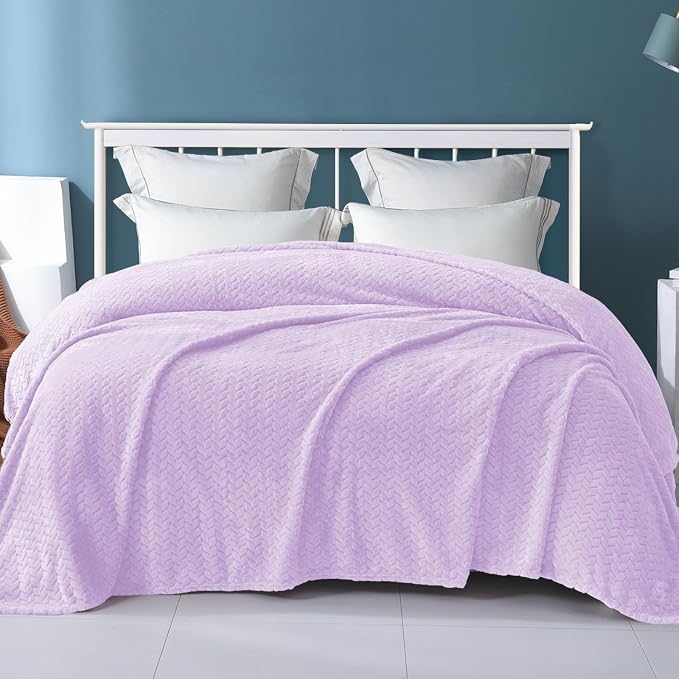 Exclusivo Mezcla Soft Fleece Bed Blanket Twin Size, 90”x66”, Lilac Purple | Cozy Fluffy Lightweight Blankets for Summer, Decorative Plush Flannel Throws for Living room, Bedroom with Leaves Pattern