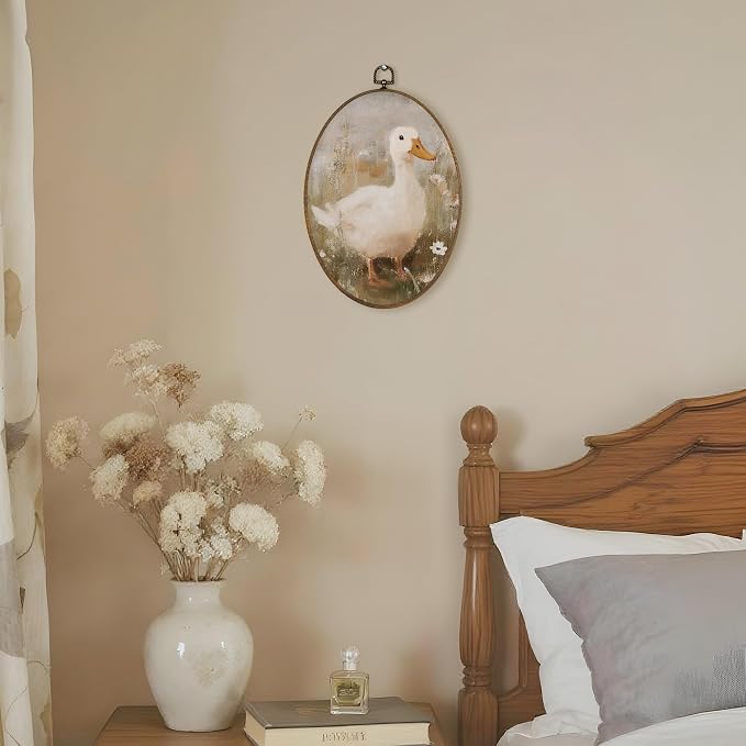 LKETW Vintage Farmhouse Duck Oval Wall Art Decor, Cottagecore Duck Wildflower Oval Canvas Hanging Decor, Rustic Farm Animal Wall Decorations for Home Bedroom Living Room, 8.6x11.4 Inch