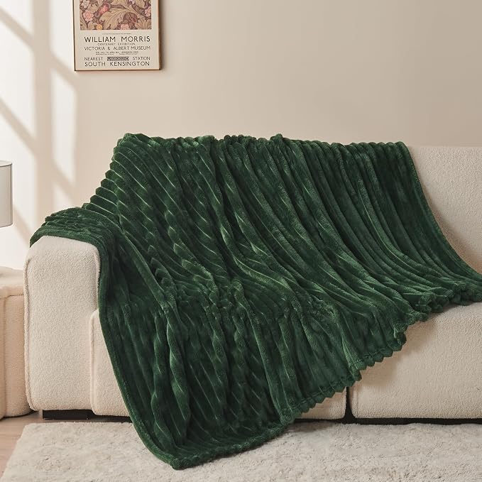 NEWCOSPLAY Fleece Ribbed Cozy Throw Blanket for Couch, Dark Green, 50"x60" | Premium Silky Flannel Blanket, Soft Lightweight Fluffy Throw Blanket for Bed Sofa Decor, Gift for All Season Use