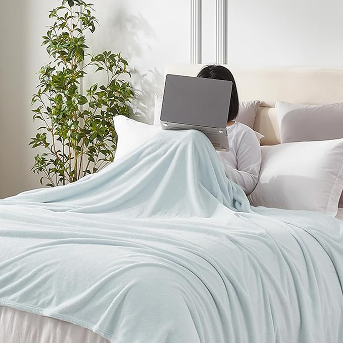 Hansleep Full Ice Blue Fleece Blanket, Soft Flannel Bed Blanket | Fuzzy Cozy Blanket 84x90 Inches, Multi-use for Bed, Sofa, Couch, Travel, Camping, All Season Warm Lightweight Cover