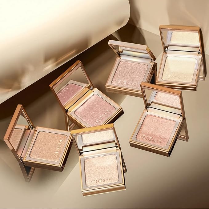 Sigma Beauty Highlighter Makeup – Illuminating Highlighting Powder for Face, Sheer Glimmer Face Highlighter for Cheeks, Cupid’s Bow, & Brow Bone (Golden Hour, Warm Amber Metallic)