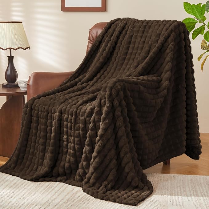 BEDELITE 3D Checked Brown Fleece Throw Blanket for Couch, 50x60 Inches | Soft Warm Fuzzy Fluffy Blanket for Bed Sofa, Lightweight Plush Cozy Blankets for Home Room Decor, Gift for Women, All Season