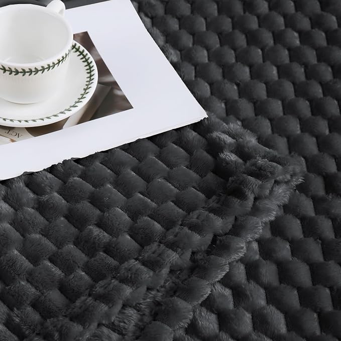 Bnuitland Black Flannel Throw Blanket (50X70 inches), 300 GSM Fleece Cozy Warm Soft Home Decor Lightweight Bed Sofa Blanket for Adults, Suitable for All Seasons.