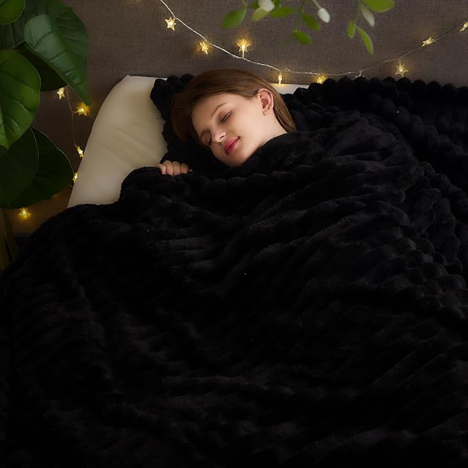 NEWCOSPLAY Fleece Ribbed Cozy King Blanket for Couch, Black, 90"x110" | Premium Silky Flannel Blanket, Soft Lightweight Fluffy Throw Blanket for Bed Sofa Decor, Gift for All Season Use