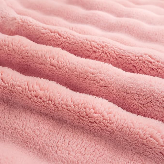 YUSOKI 3D Fleece Bubble Queen Size Blanket,Light Pink, 90"x90" | Ultra Soft, Non-Shedding, Lightweight for All Season Use, stays fluffy after repeated washes, Perfect Gifts, Machine Washable