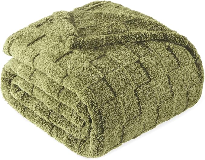 Exclusivo Mezcla 3D Checkered Fleece Twin Blanket for Bed, Olive Green | Super Soft and Cozy Fluffy Bed Blanket, Cute Fuzzy Blanket for Teens Back to School, Dorm Essentials, All Season, 60"x80"