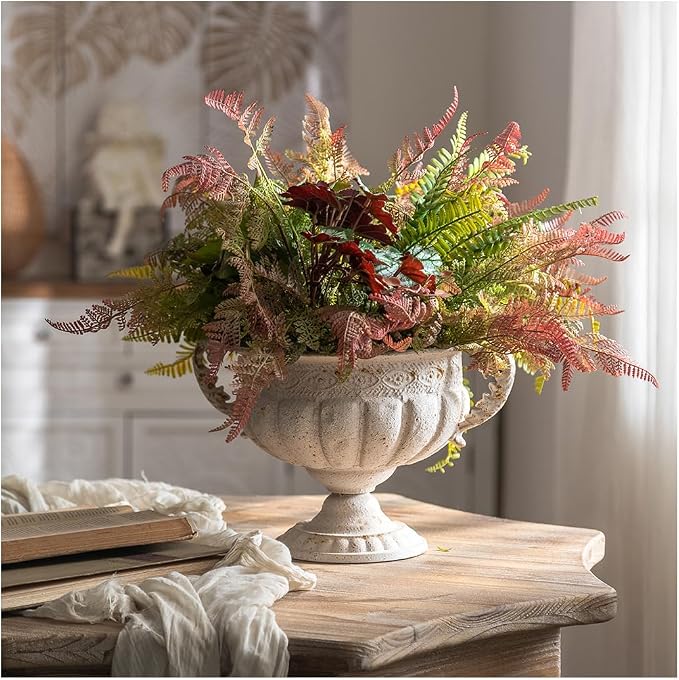 Europe Retro Distessed White Metal Vase for Room and Home Decoration and Iron Handicrafts Item Roman Style Decorative Vase