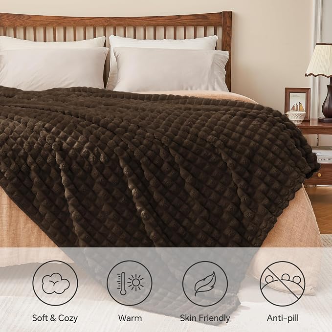 BEDELITE 3D Checked Brown Fleece Throw Blanket for Couch, 50x70 Inch | Soft Warm Fuzzy Fluffy Blanket for Bed Sofa, Lightweight Plush Cozy Blankets for Home Room Decor, Gift for Women, All Season