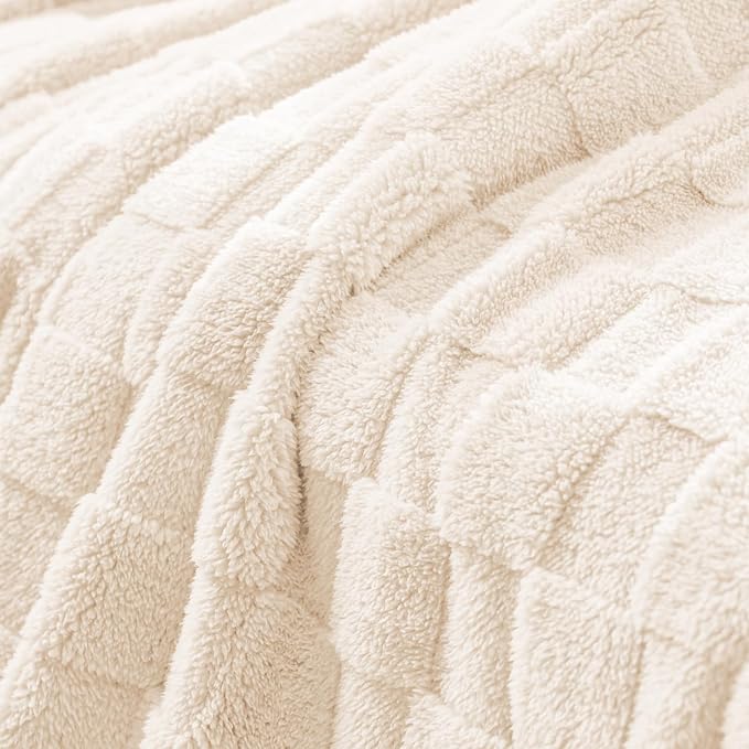 Exclusivo Mezcla 3D Checkered Fleece Twin Blanket for Bed, Ivory | Super Soft and Cozy Fluffy Bed Blanket, Cute Fuzzy Blanket for Teens Back to School, Dorm Essentials, All Season, 60"x80"