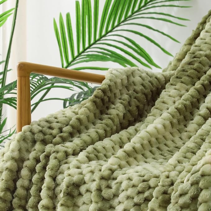 Exclusivo Mezcla 3D Fleece Twin Size Blanket for Bed, Tie-dye Olive | Extra Soft Fuzzy Plush Lightweight Bed Blankets, Cozy Fluffy Decorative Blankets for All Seasons, 90x66 Inches
