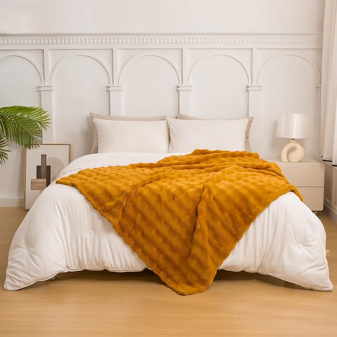 YUSOKI 3D Fleece Bubble Throw Blanket,Gold, 50"x60" | Ultra Soft, Non-Shedding, Lightweight for All Season Use, stays fluffy after repeated washes, Perfect Gifts, Machine Washable